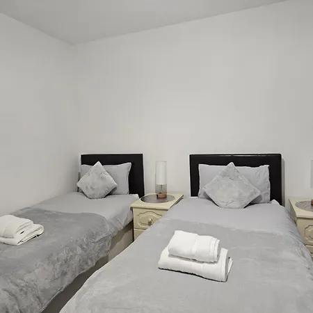 Regina Apartment In Форт-Уильям Экстерьер фото
